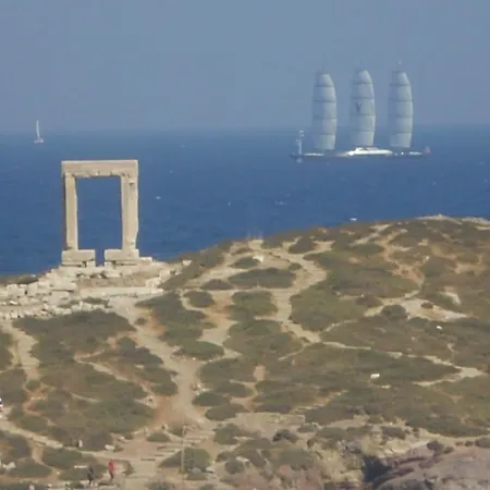 Anixis 2* Naxos City