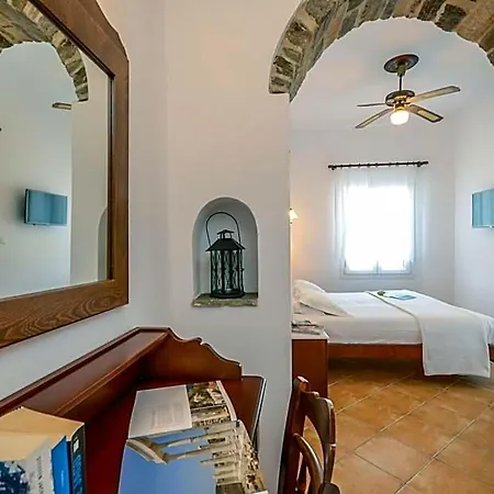 Otel Anixis Naxos City